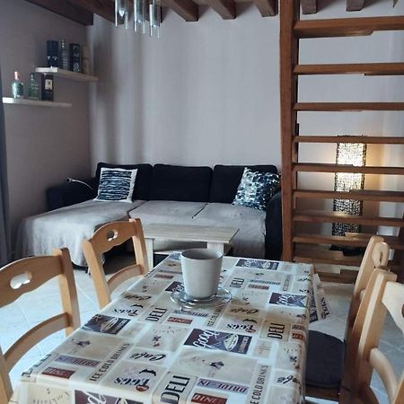 Charmante Petite Maison De Bourg Autry-le-Chatel Exterior foto