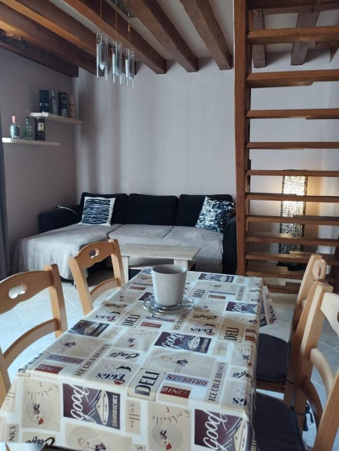 Charmante Petite Maison De Bourg Autry-le-Chatel Exterior foto